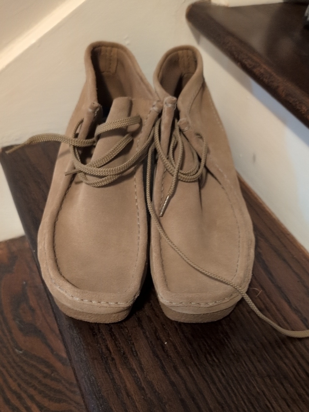 Clarks Men's Chukka Boots in Light Tan Suede